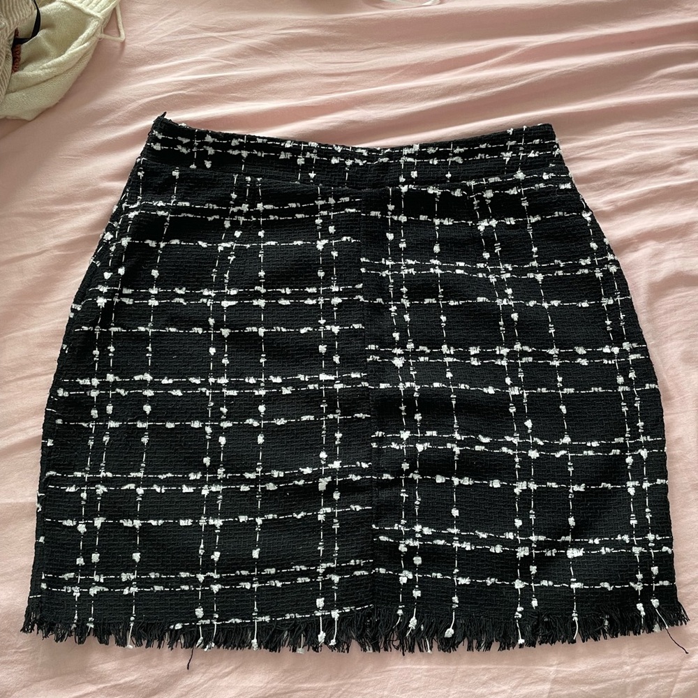 Chic Black and White Plaid Skirt